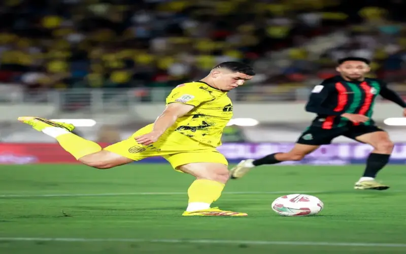 الأهلي يبرم اتفاقاً نهائياً لضم المهاجم المغربي سفيان بنجديدة في الميركاتو الحالي